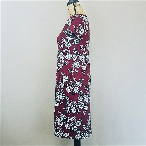 Short Sleeve Flower Dress in Wine - Picture 5 of 7